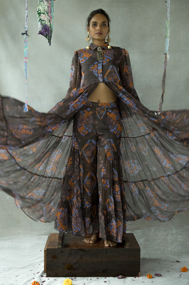 JUGNI LONG CAPE SHIRT